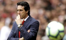 HLV Unai Emery gặp khó trong việc cải tổ đội hình Arsenal.