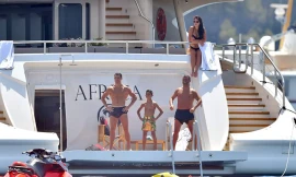 'Cuộc chiến' du thuyền: Ronaldo chơi ngông nhất