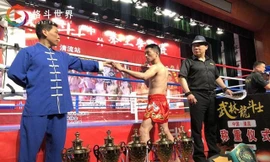 Hai võ sĩ trước khi thượng đài. Ảnh: Fighting World.