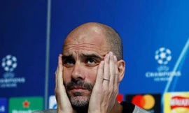 HLV Pep Guardiola thừa nhận Man City chưa thể sánh với M.U hay Liverpool.