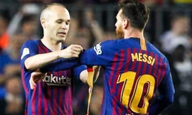 Messi sẽ thay thế Iniesta đeo băng đội trưởng của Barcelona.