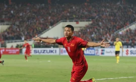 VIDEO: Anh Đức lập siêu phẩm, mở tỷ số cho tuyển Việt Nam