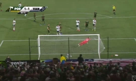 Pha làm bàn san hòa cách biệt cho Vancouver Whitecaps.
