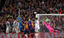 Pha lập công của Messi.