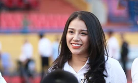 Chân dung bạn gái ‘đại gia’ của trung vệ Bùi Tiến Dũng