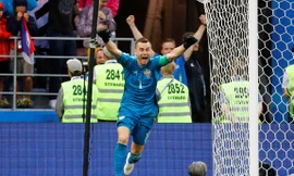 Thủ thành Nga 'đá bay' Tây Ban Nha khỏi World Cup