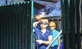 Xuyên đêm thu hẹp 'lô cốt' gây ùn tắc trên đường Nguyễn Xiển