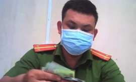 Chiếm đoạt tiền xử lý vi phạm, cựu trung úy công an bị bắt giam