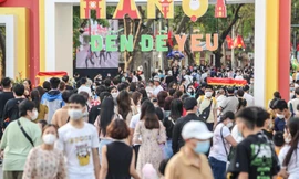 Đón lượng khách lớn, phố đi bộ tấp nập ngày nghỉ lễ