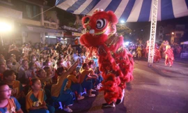 Tưng bừng lễ hội Trung thu phố cổ