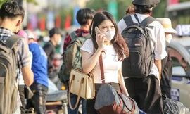 Nườm nượp người về Hà Nội, bến xe tấp nập ngày cuối kỳ nghỉ lễ