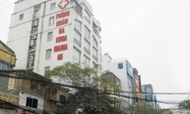 Bất lực trước nạn bác sĩ Trung Quốc khám chui?