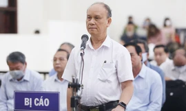 Bị cáo Trần Văn Minh đề nghị tòa án mời Chủ tịch Huỳnh Đức Thơ tới phiên xử.