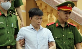 Bị cáo Đỗ Mạnh Tuấn - Phó hiệu trưởng trường nội trú Lạc Thủy kiêm ủy viên chấm thi trắc nghiệm năm 2018.