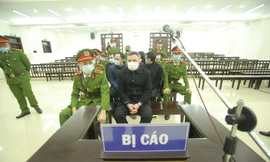 Các bị cáo tại tòa.