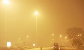 Khói 'lạ' liên tiếp 'bủa vây' Hà Nội