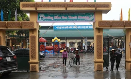 Vụ hàng loạt trẻ nhiễm sán lợn: Ai 'dắt mối' nhà cung cấp thực phẩm Hương Thành?