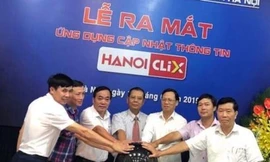 Các khách mời có mặt cùng bấm nút khởi động ứng dụng Hanoi Clix ngày 19/6/2019.