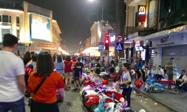 xe điện xếp hàng trăm chiếc trên phố Hàng Khay