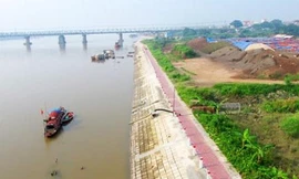 Đê điều ở Hà Nội 5 lần gặp sự cố sạt lở nghiêm trọng