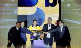 Thứ trưởng Bộ GT-VT Nguyễn Nhật và ông Khuất Việt Hùng, Phó Chủ tịch UB an toàn giao thông quốc gia nhấn nút khởi động ứng dụng gọi xe be.