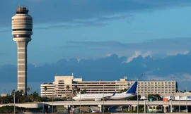 Đóng cửa nhiều sân bay, công viên giải trí lớn nhất thế giới vì siêu bão thế kỷ