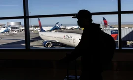 Du lịch, hàng không ảnh hưởng ra sao nếu Chính phủ Mỹ đóng cửa? 