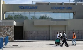 Đóng cửa sân bay quốc tế Haiti