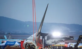 Một ngày xảy ra 2 vụ tai nạn máy bay Boeing 737-800 kinh hoàng