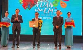 Quỹ Vì cuộc sống tươi đẹp của Dai-ichi Life Việt Nam nhận Bằng khen của Bộ LĐTB&XH