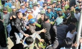 Cả trăm người dây vây đánh, 2 tên trộm thương vong