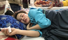 Như bị đánh trong quán bánh xèo sau khi lời qua tiếng lại với Khang