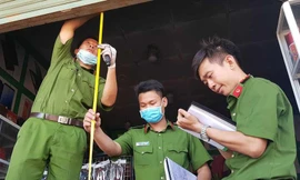 Đưa kẻ nghi đốt phòng giao dịch ngân hàng tại TP HCM tới thực nghiệm hiện trường