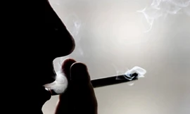 Hút thuốc càng nhiều, 'cậu nhỏ' càng ngắn