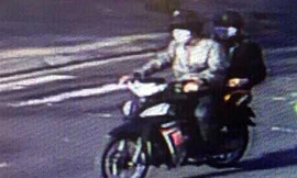 Hai nghi can bị camera trên đường ghi lại trước khi gây án. Ảnh: Công an cung cấp