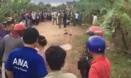 Người dân tập trung đông tại hiện trường vụ án mạng