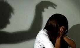 Phó công an xã thừa nhận ôm hôn nữ sinh lớp 9 ở Vĩnh Long