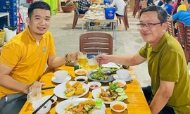 Giám đốc 18 năm tìm lại ân nhân cho mình 400.000 đồng sau khi gây tai nạn