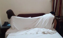 Cặp đôi bị bắt quả tang đang mua bán dâm. Ảnh: Công an cung cấp