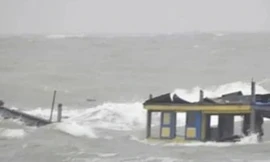 Tìm thấy 3 thi thể trong cabin tàu bị chìm ở Thanh Hóa