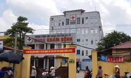 Gia đình ở Hà Nội kiện bệnh viện đã trao nhầm con 6 năm trước