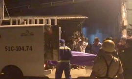 Thi thể nạn nhân được đưa về nhà xác để khám nghiệm