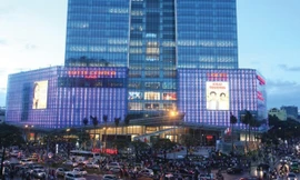 Trung tâm thương mại Lotte Center Hà Nội nằm ở địa điểm dễ ùn tắc giao thông.