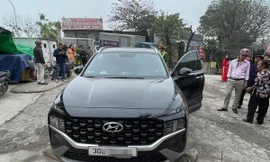 Phát hiện người đàn ông tử vong trong ô tô tại Hà Nội