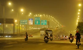 Hà Nội nhuốm đặc khói mù trong đêm tối