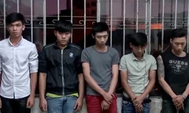 Nhóm thanh niên bị bắt sau một ngày gây án. Ảnh: Công an cung cấp
