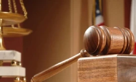 Kiện đại gia đòi 1.000 đồng vì bị nói từng 'ngủ' chung