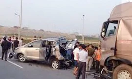 Toà án Tối cao họp về vụ container đâm xe Innova chạy lùi bị phạt tù