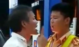 Tài xế Bình say xỉn, buông lời thoá mạ cảnh sát. Ảnh cắt từ video