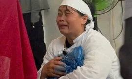 Gia đình ngư dân rơi xuống biển mất tích: Phát tang, lập bàn thờ sau nhiều ngày tìm kiếm